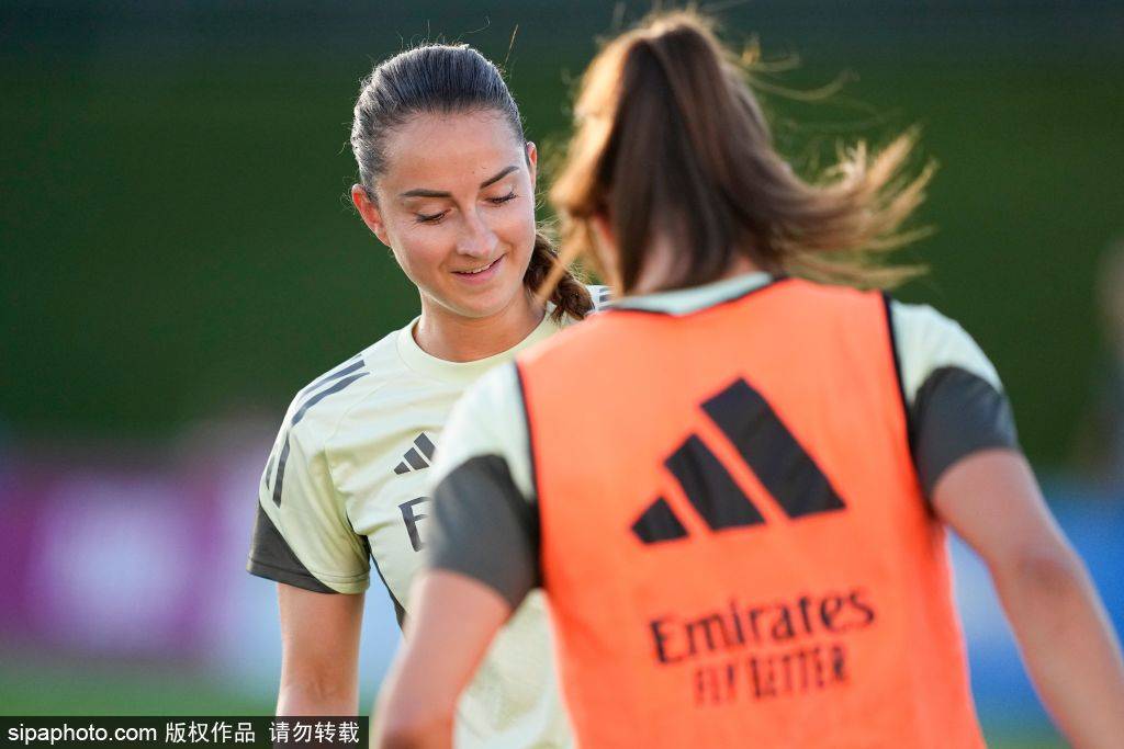 皇马女足欧冠首秀狂胜罗马,主帅揭秘背后故事